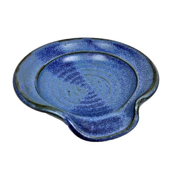 Handmade Studio Pottery Clay Ceramic Swirl Spoon Rest Matte Blue Speckled - Picture 1 of 7